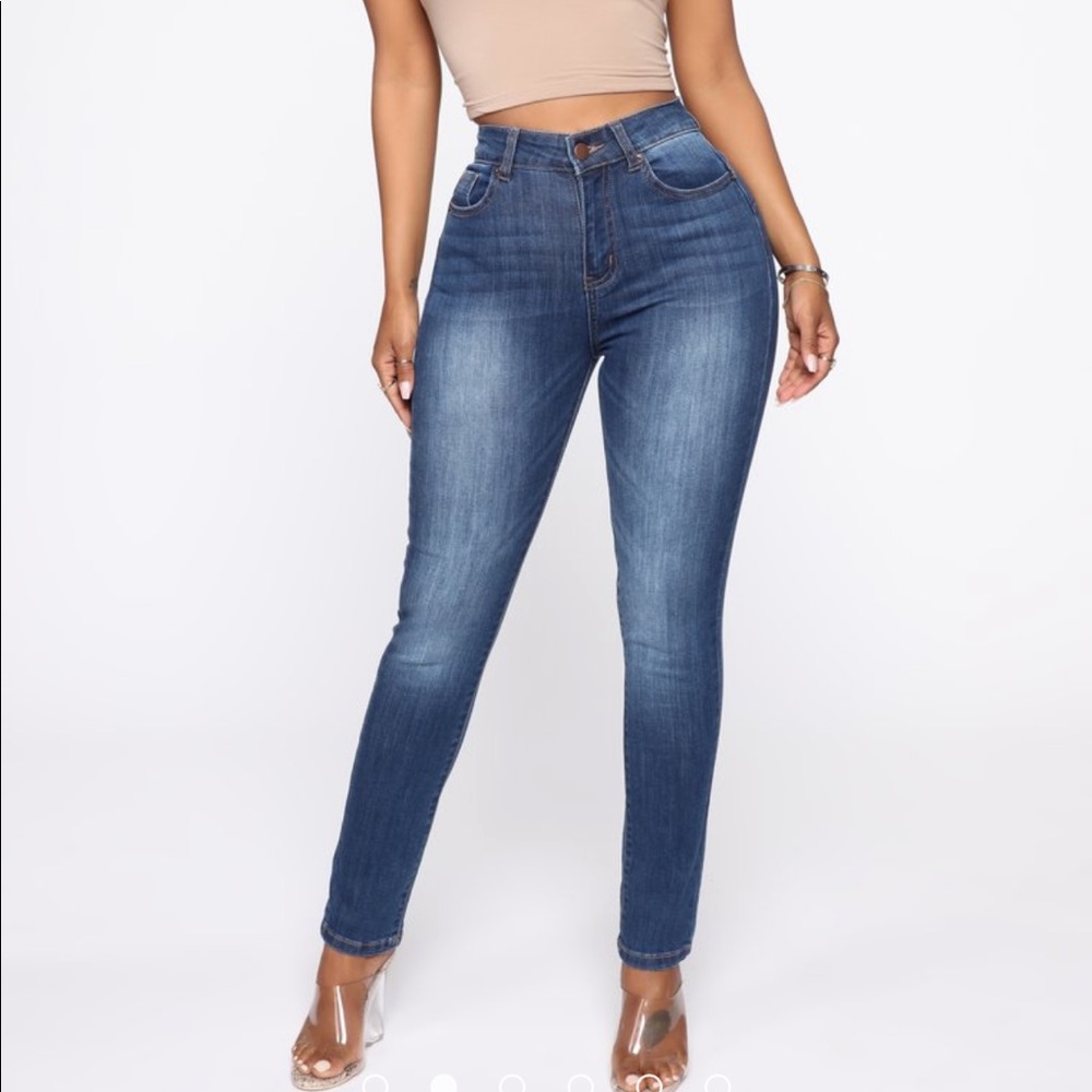 Fashion nova jeans size 3
